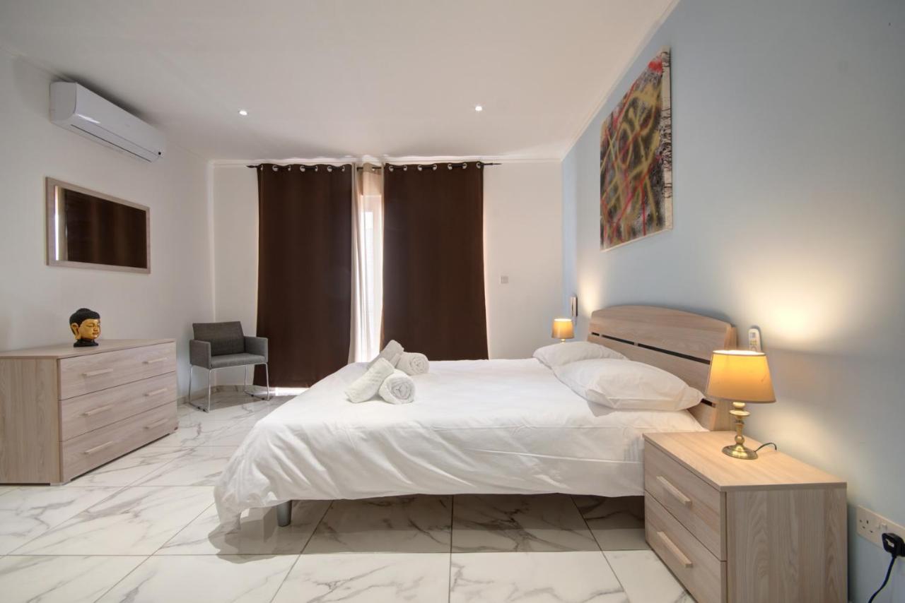 Malta'S Beachfront Apartment In Mellieħa Exterior foto