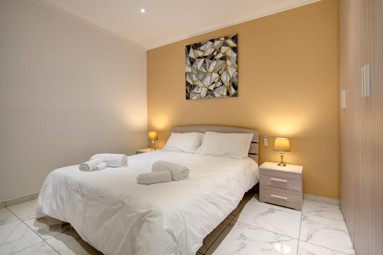 Malta'S Beachfront Apartment In Mellieħa Exterior foto