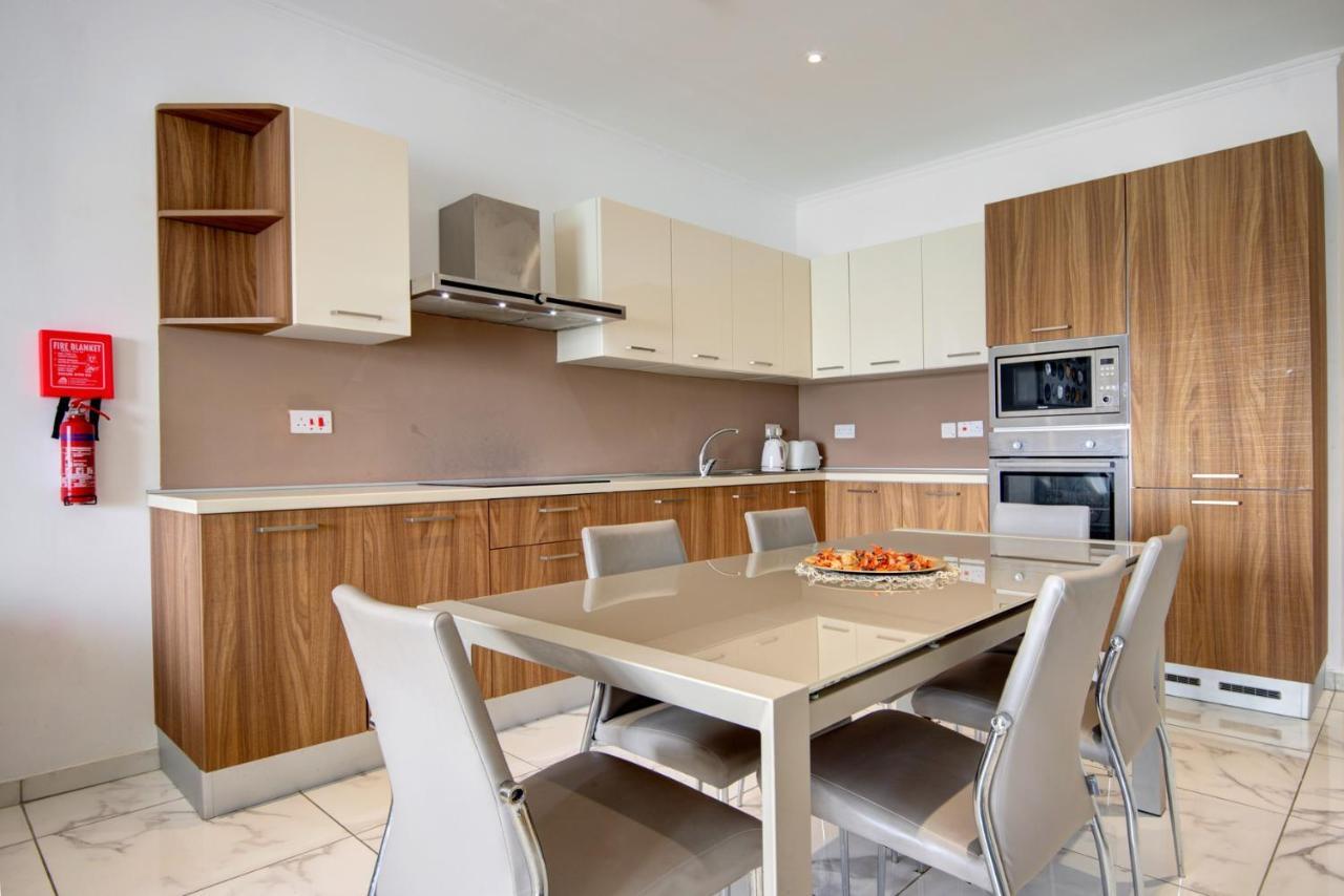 Malta'S Beachfront Apartment In Mellieħa Exterior foto