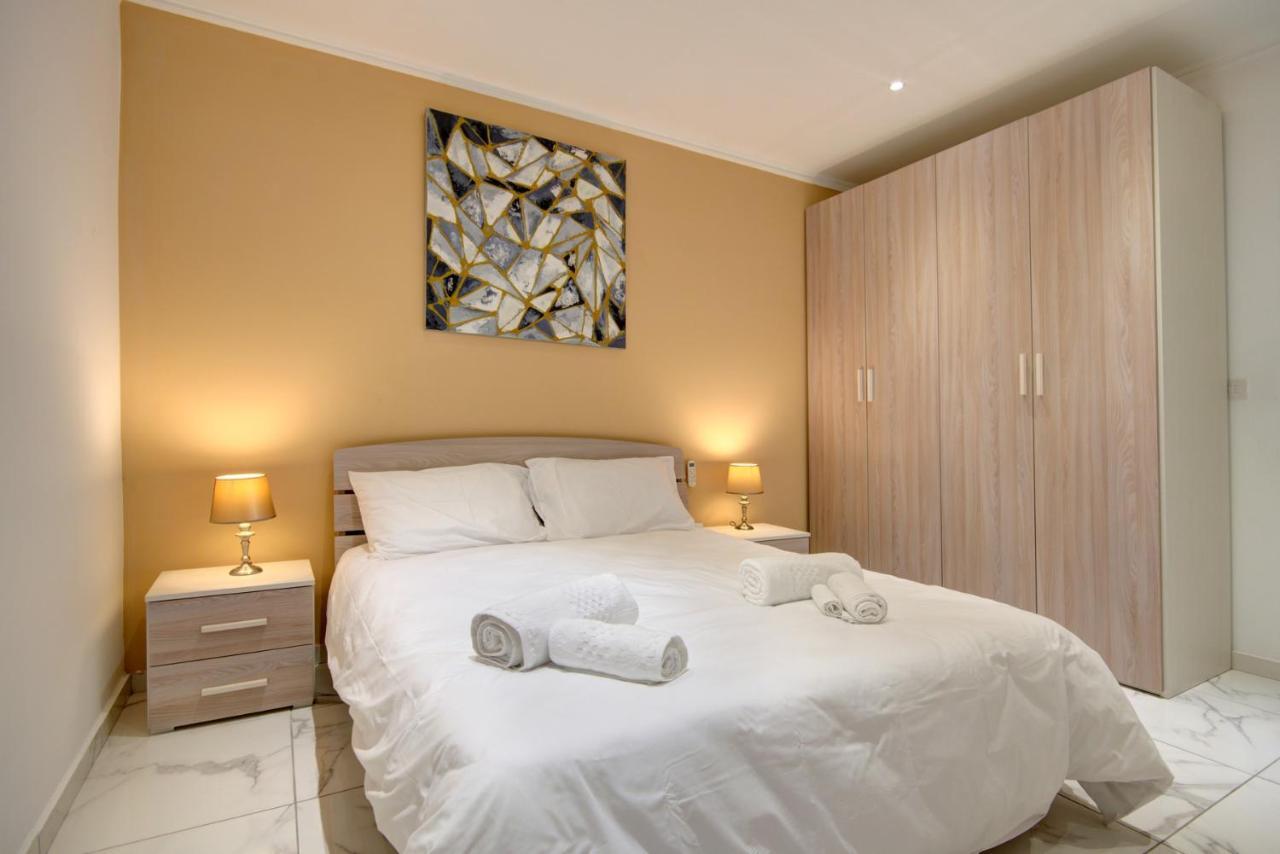 Malta'S Beachfront Apartment In Mellieħa Exterior foto